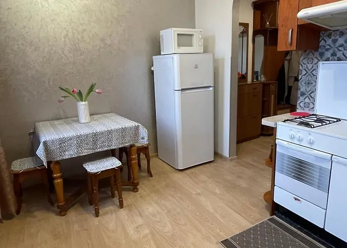 Near The Church Of Olga And Elizabeth Lägenhet